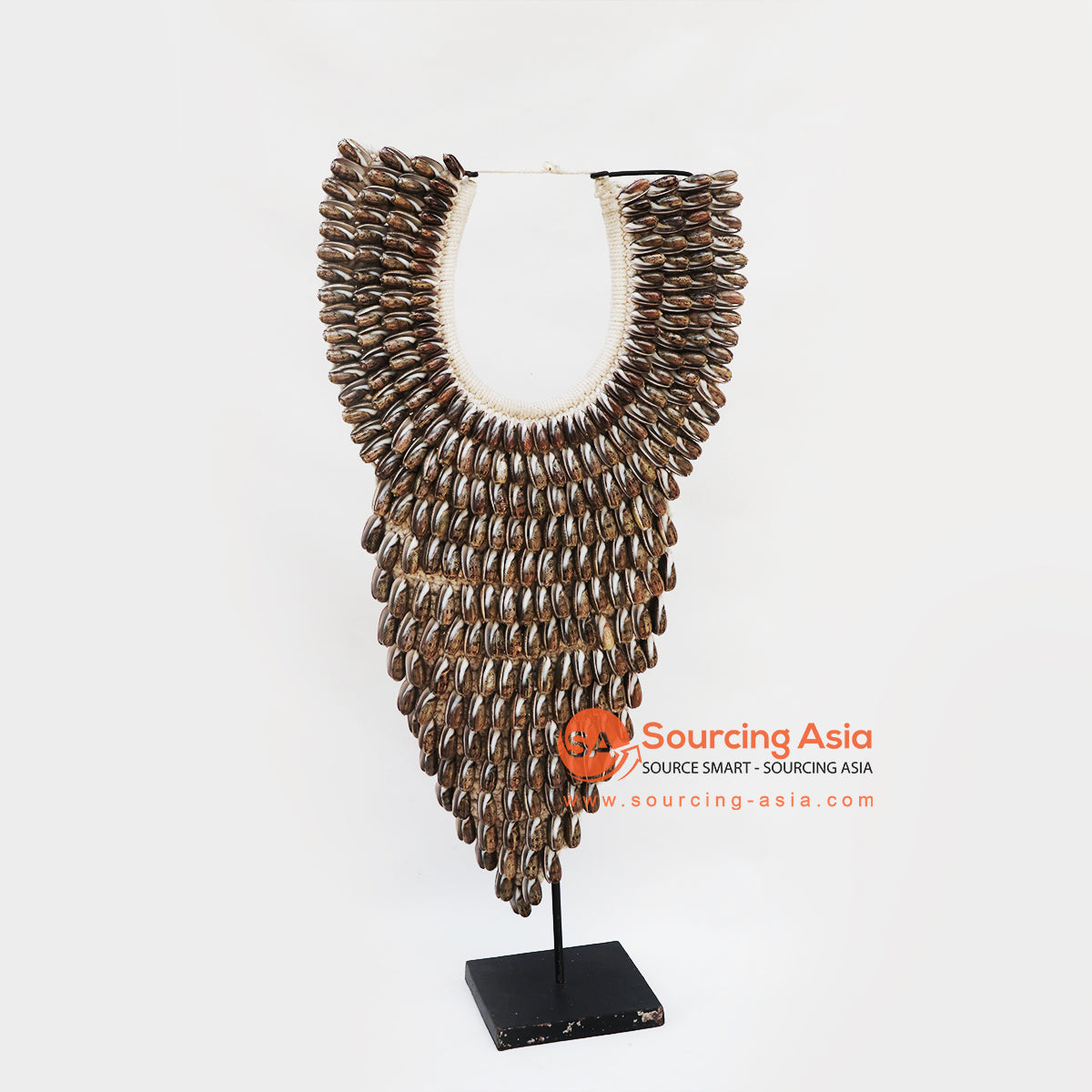 KNTC098 BROWN SHELL PAPUA TRIBAL STYLE NECKLACE ON STAND DECORATION