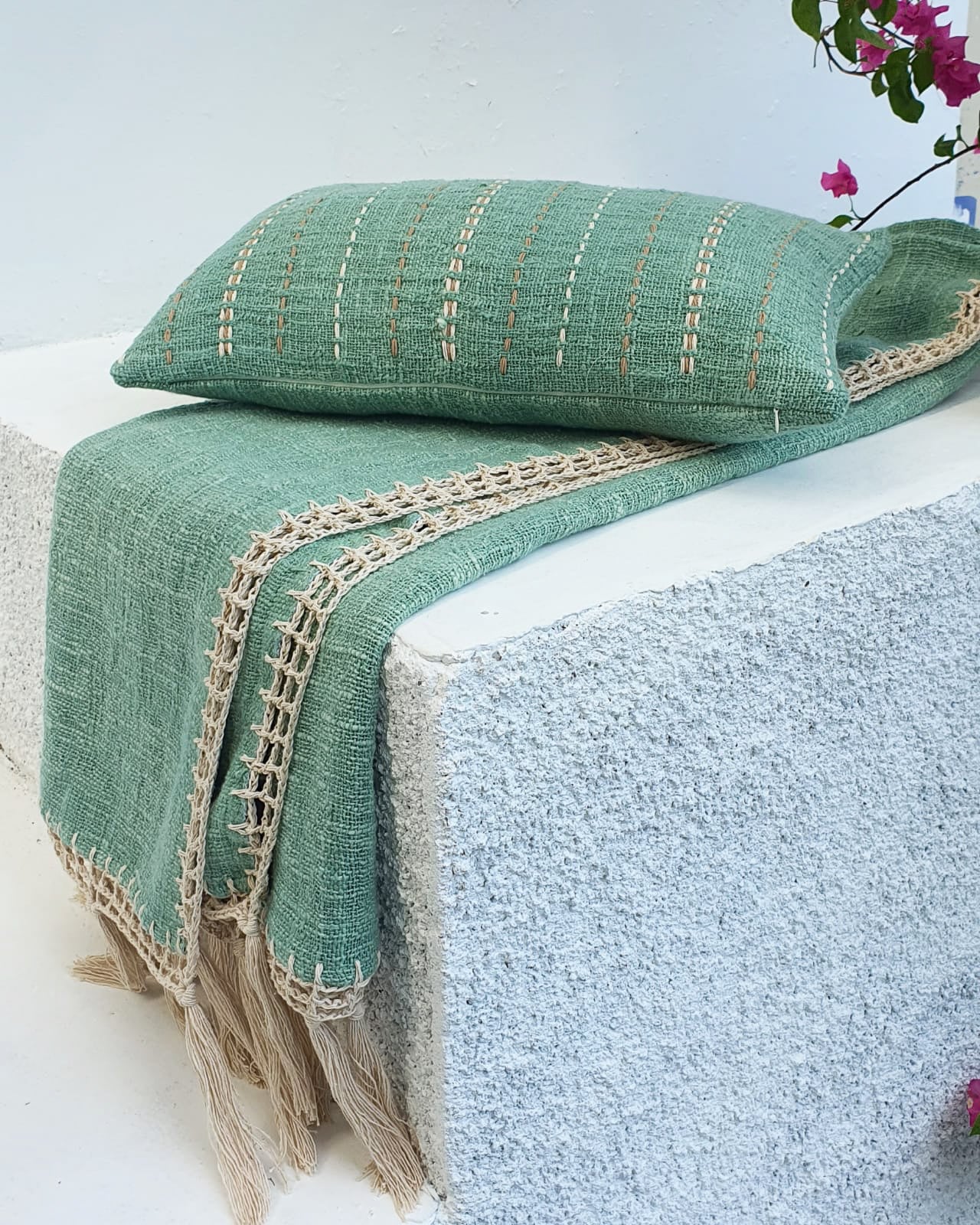 MAC399 SAGE GREEN RAW COTTON THROW WITH CROCHET AND TASSELS