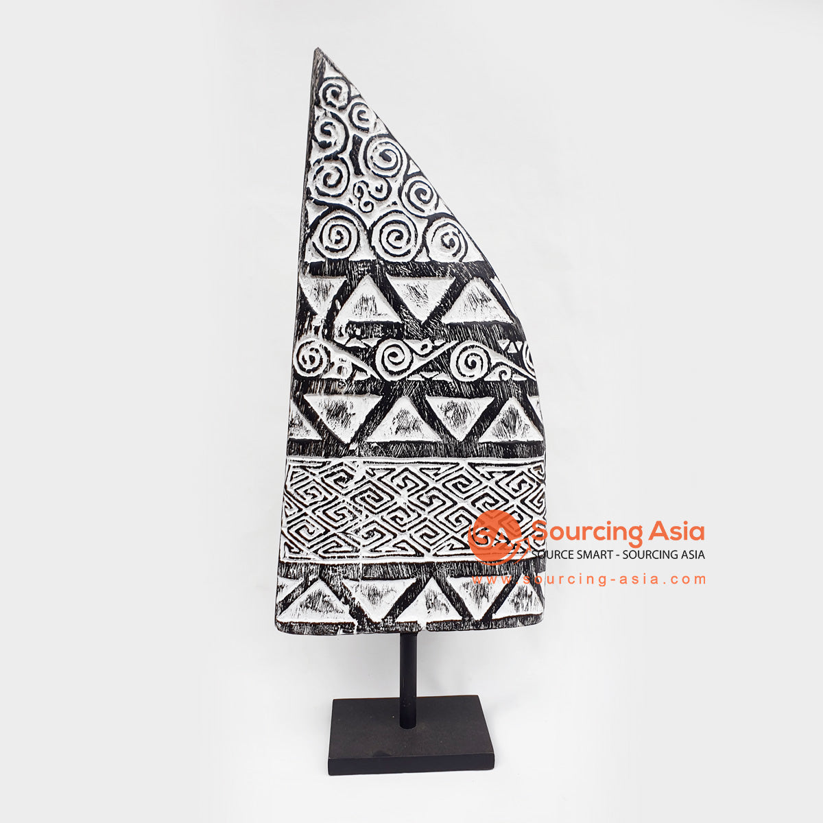 DGPC003 WOODEN TRIBAL CARVED ON STAND DECORATION