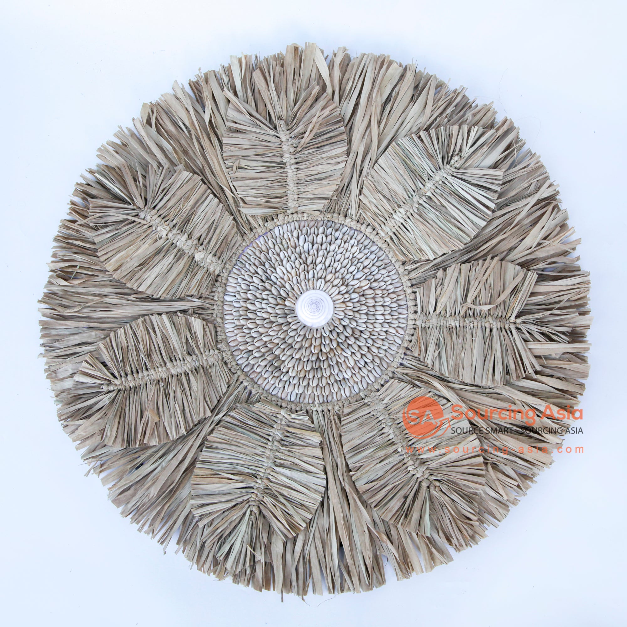 DHL050 NATURAL RAFFIA AND SHELL ROUND WALL DECORATION