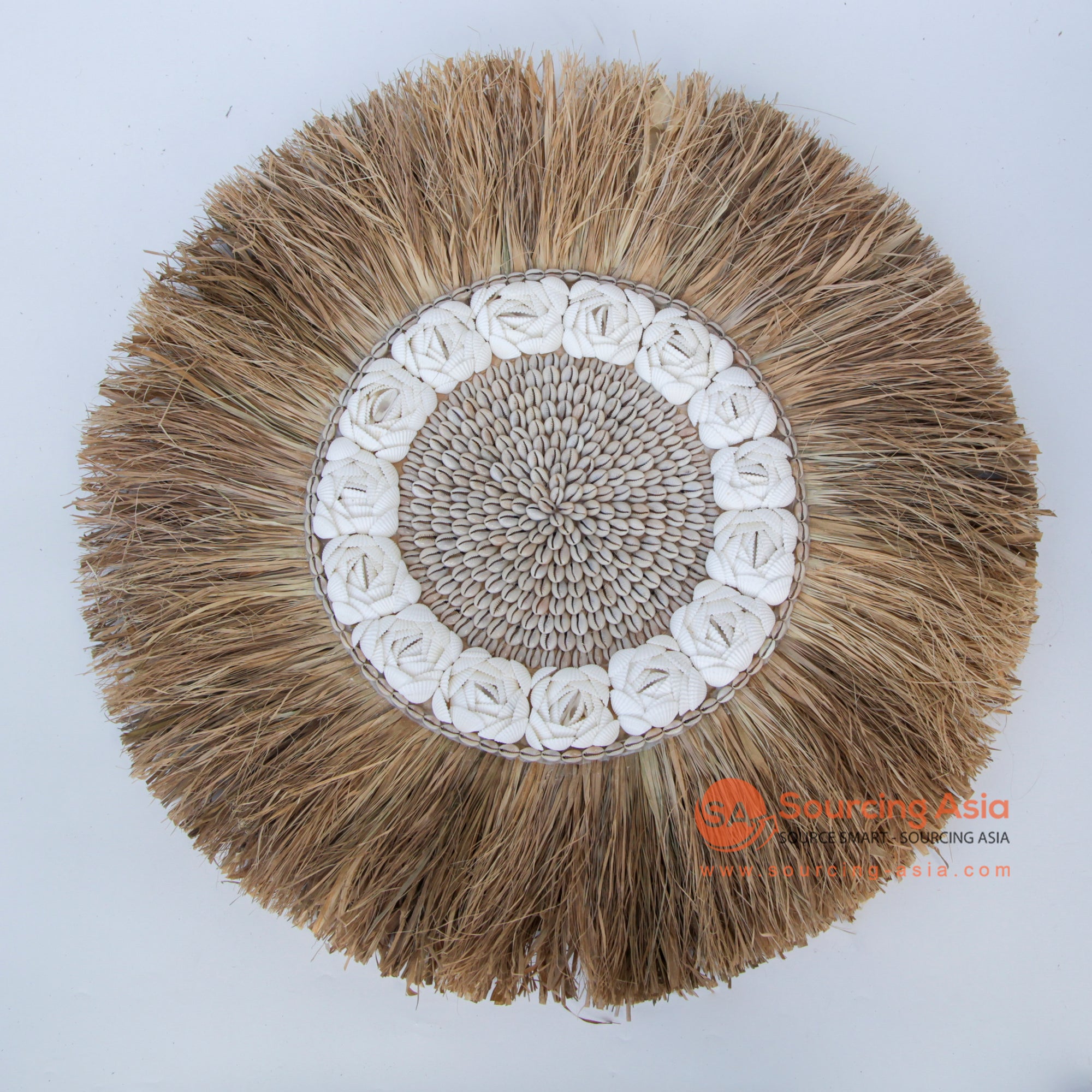 DHL067 NATURAL RAFFIA AND SHELL ROUND WALL DECORATION