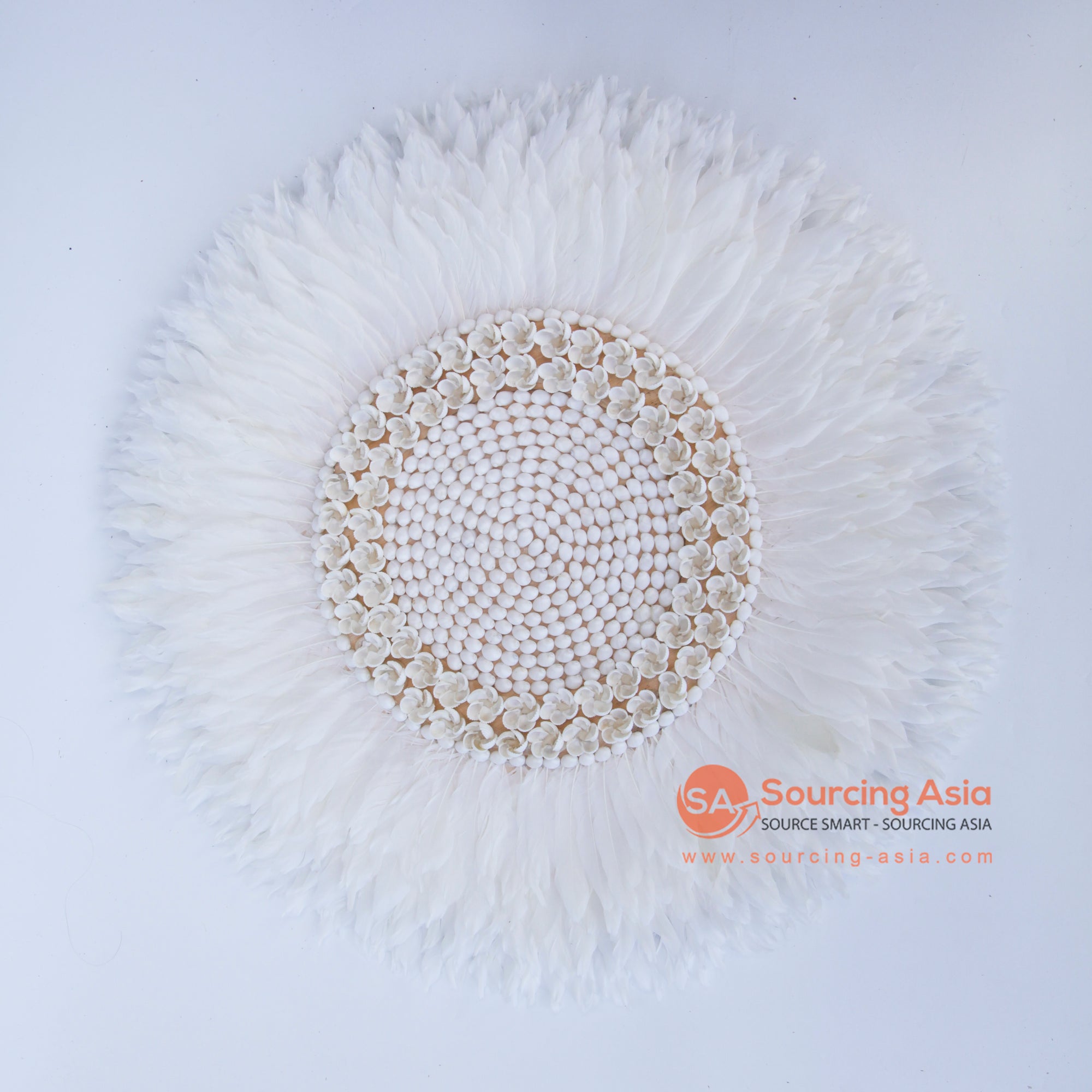 DHL070 WHITE FEATHER AND SHELL JUJU WALL DECORATION
