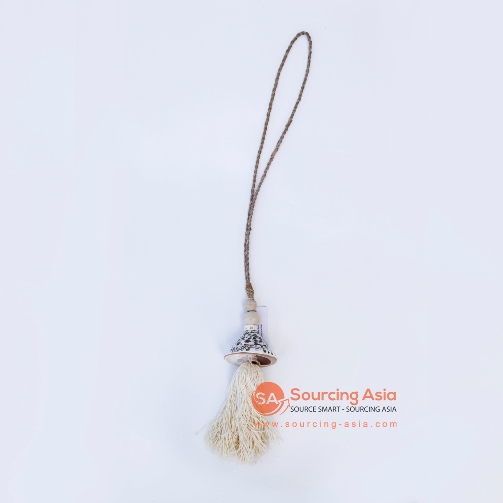 DHL075 NATURAL ROPE, SHELL, AND TASSEL NECKLACE WALL DECORATION