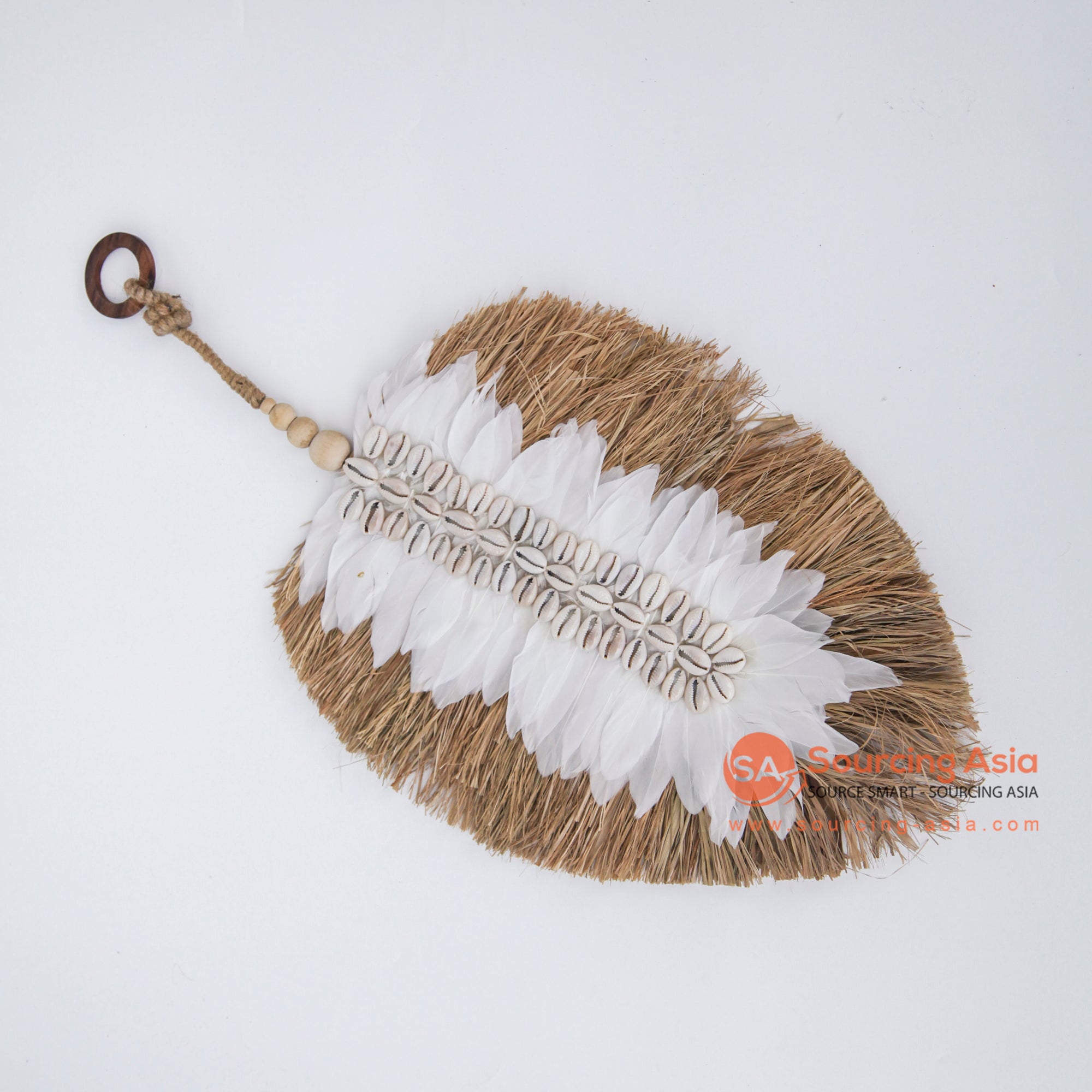DHL088 NATURAL RAFFIA, WHITE FEATHER, AND SHELL LEAF SHAPED WALL DECORATION