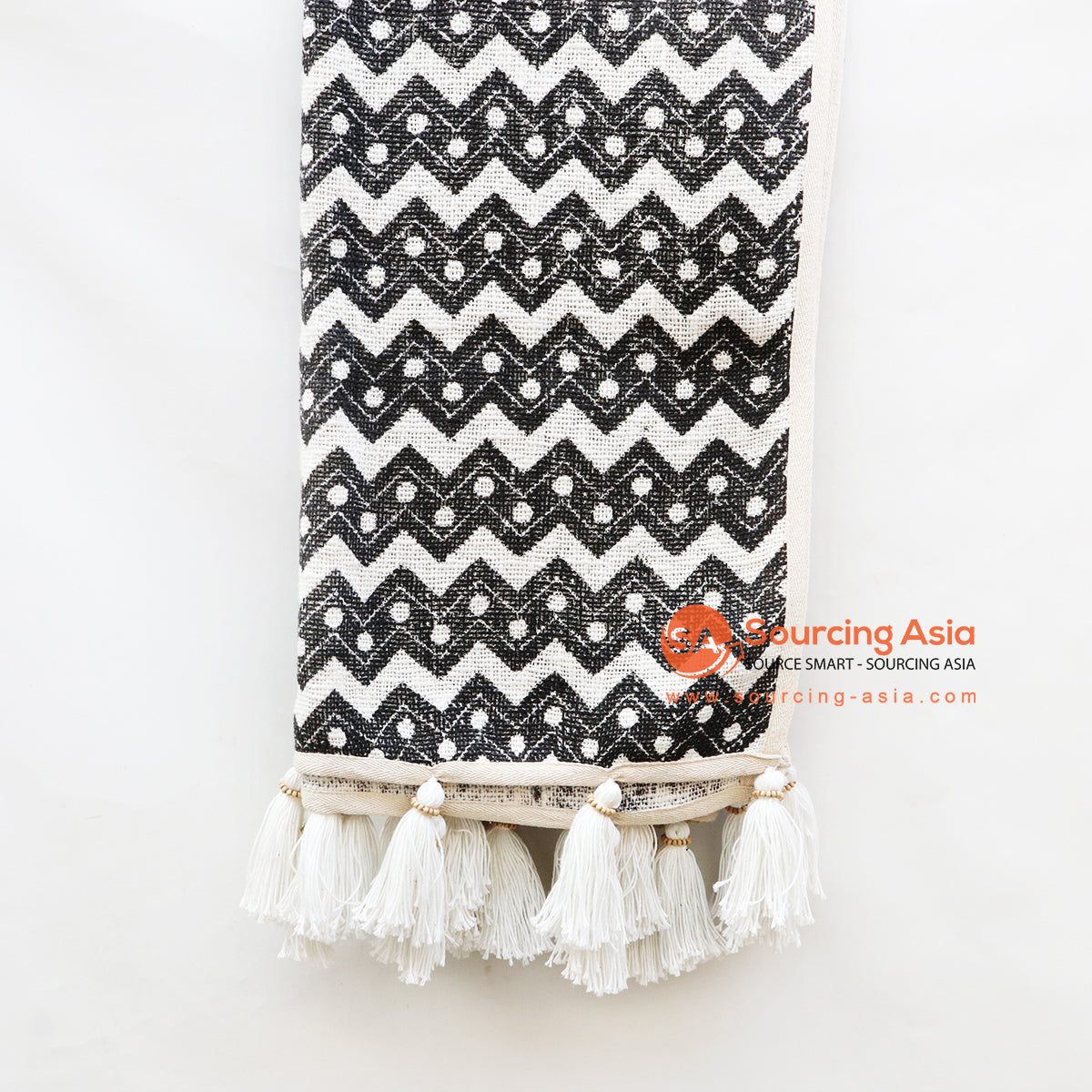 EXAC056-4 BLACK AND WHITE PRINTED PATTERN THROW RUG WALL DECORATION WITH WHITE TASSEL