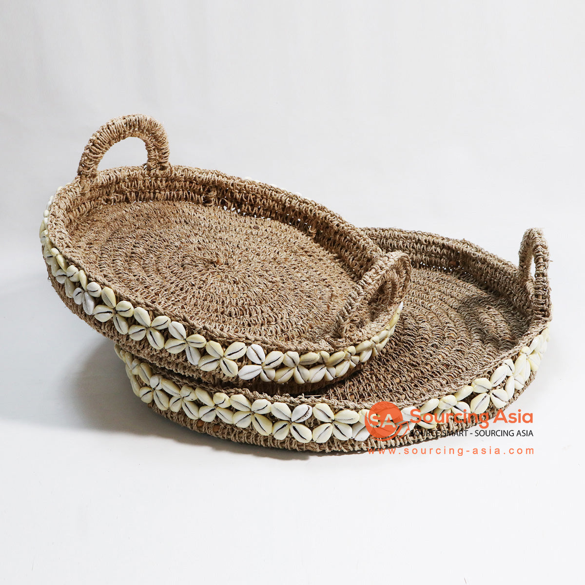 HBSC022 SET OF TWO NATURAL SEAGRASS TRAYS WITH SHELL