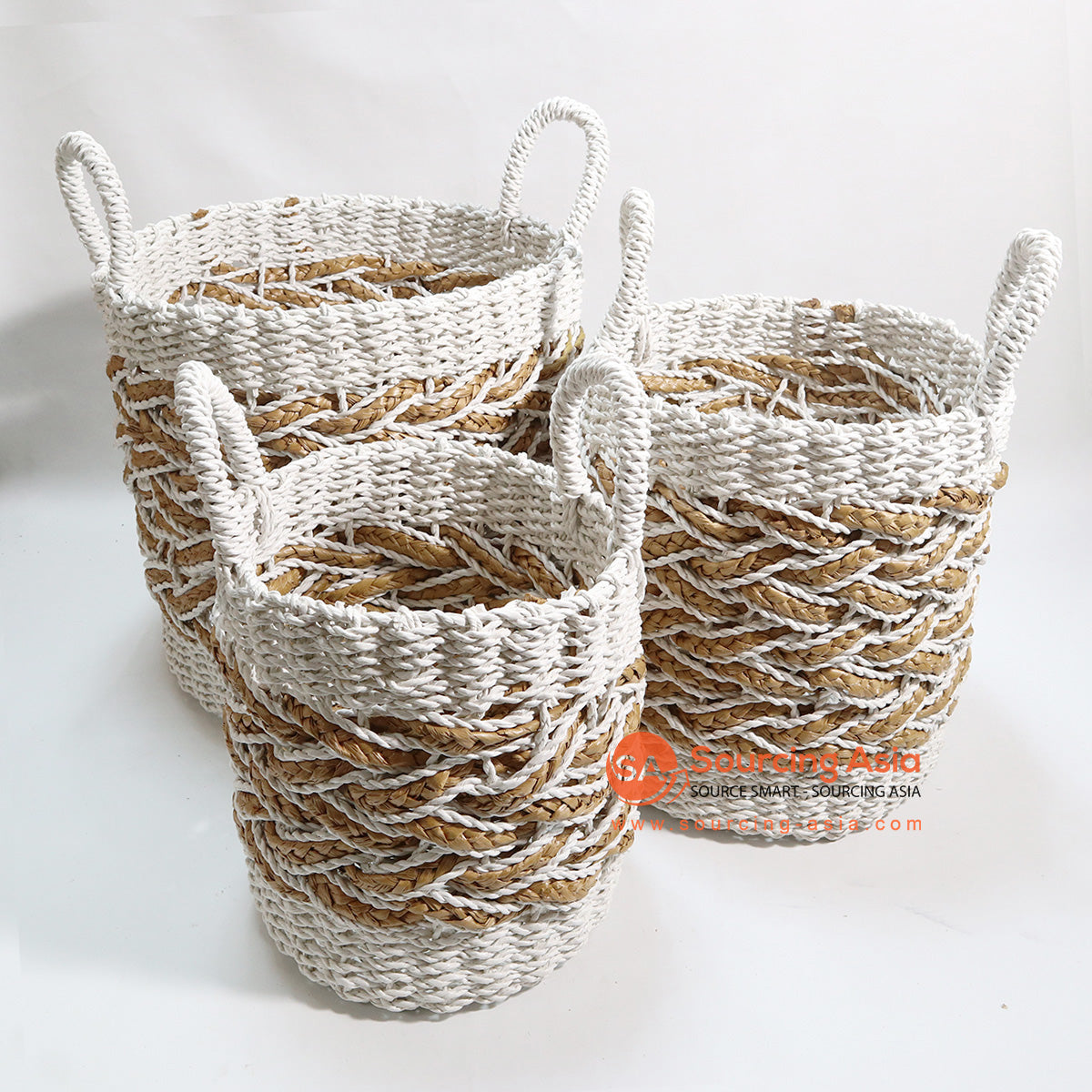 HBSC082-1 SET OF THREE NATURAL AND WHITE MENDONG AND SEAGRASS BASKETS