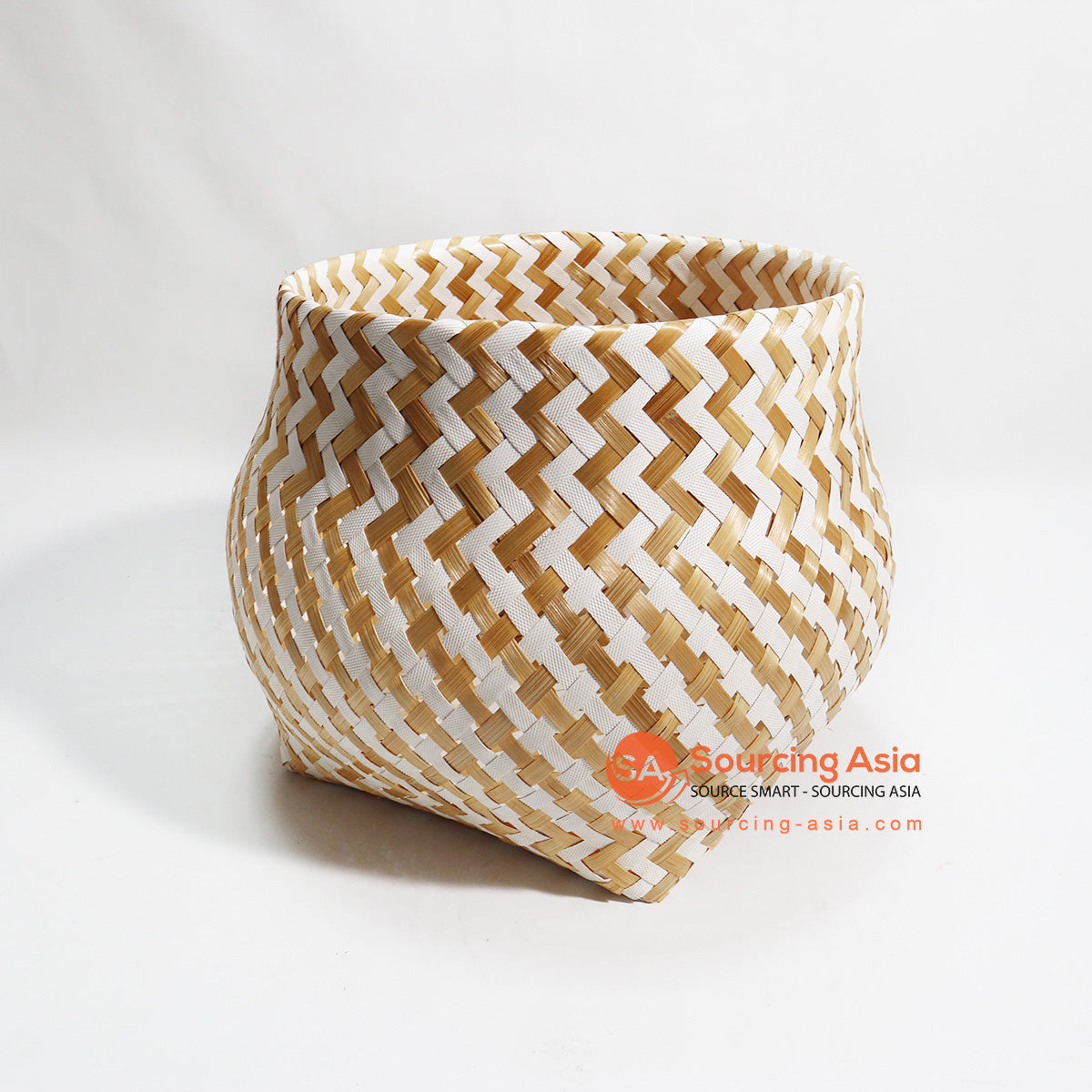 HBSC111 NATURAL AND WHITE MIXED BAMBOO AND SYNTHETIC BASKET