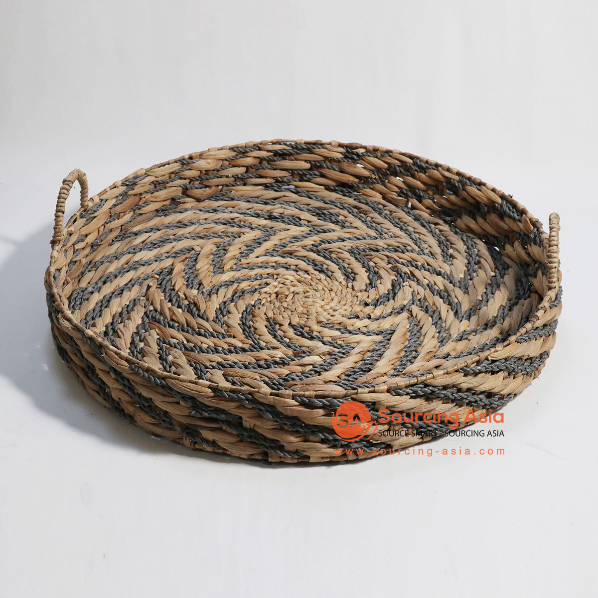 HBSC140 NATURAL AND BLACK WOVEN WATER HYACINTH ROUND TRAY WITH HANDLE