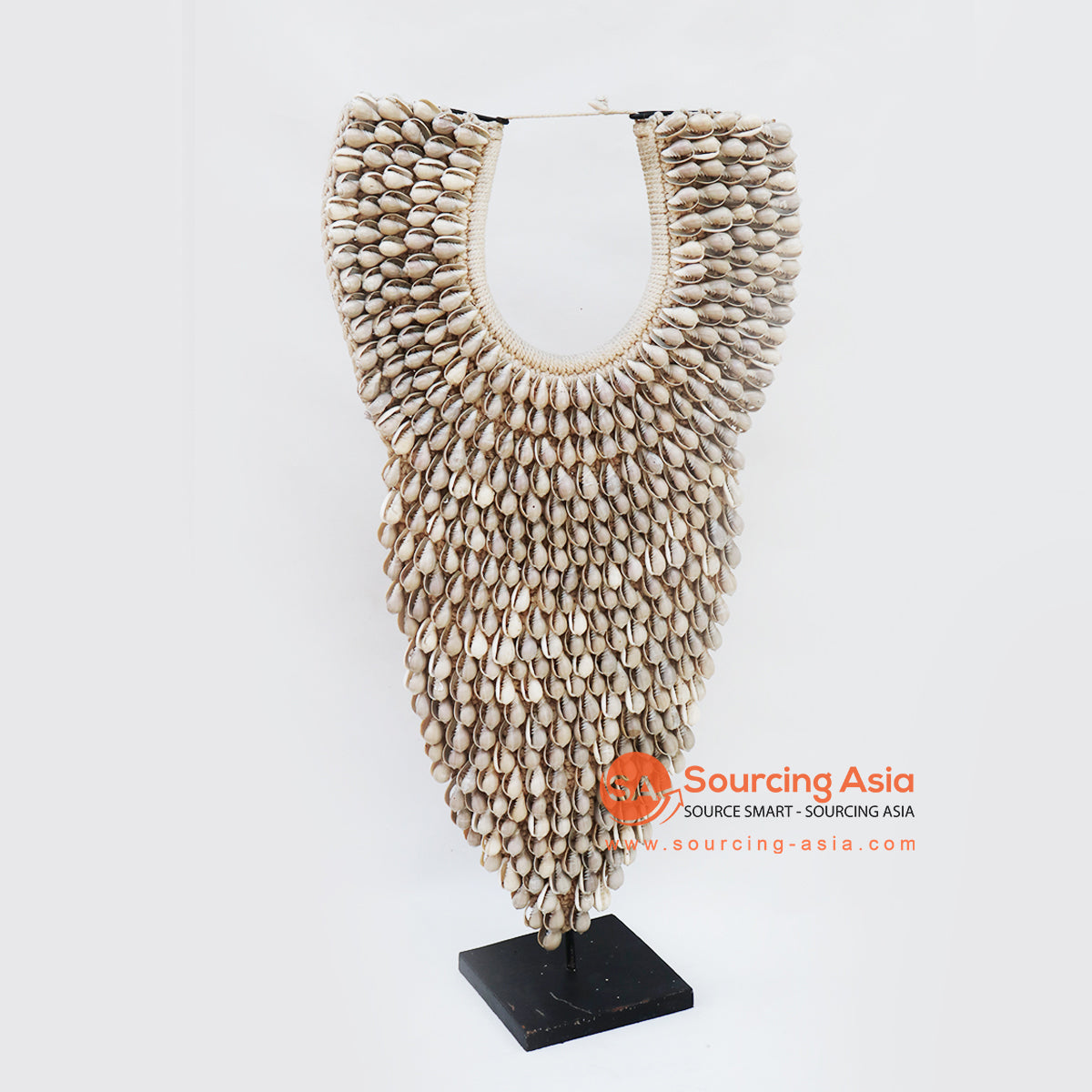 KNTC097 NATURAL SHELL PAPUA TRIBAL STYLE NECKLACE ON STAND DECORATION