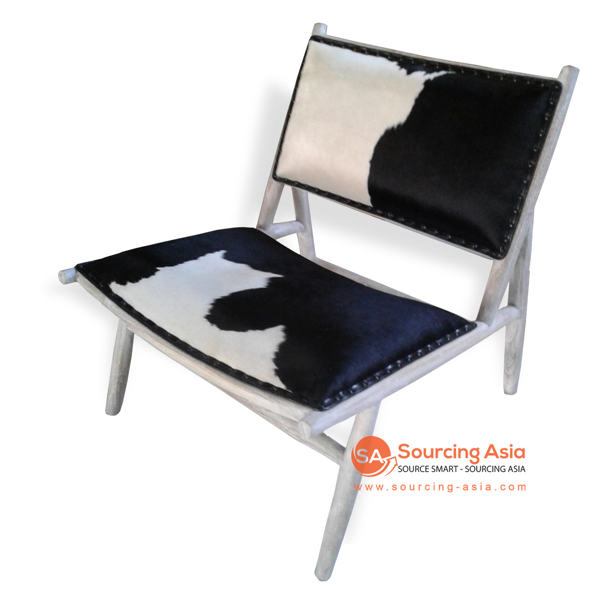 KUSJ084 BLACK AND WHITE SPOT COWHIDE LEATHER AND WHITE WASH BAMBOO WOOD LAZY CHAIR