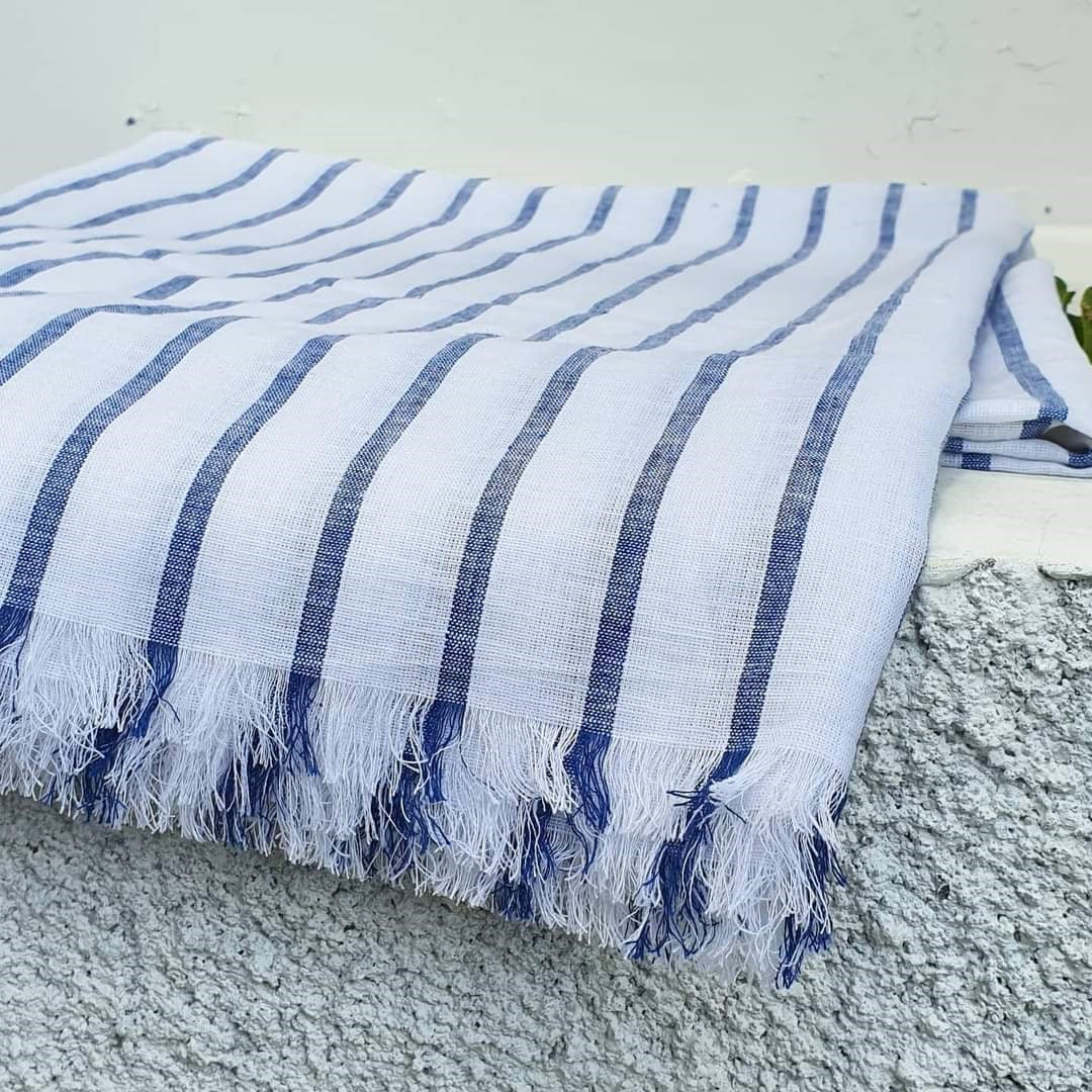 MAC401 WHITE BLUE LINEN THROW WITH FRINGE