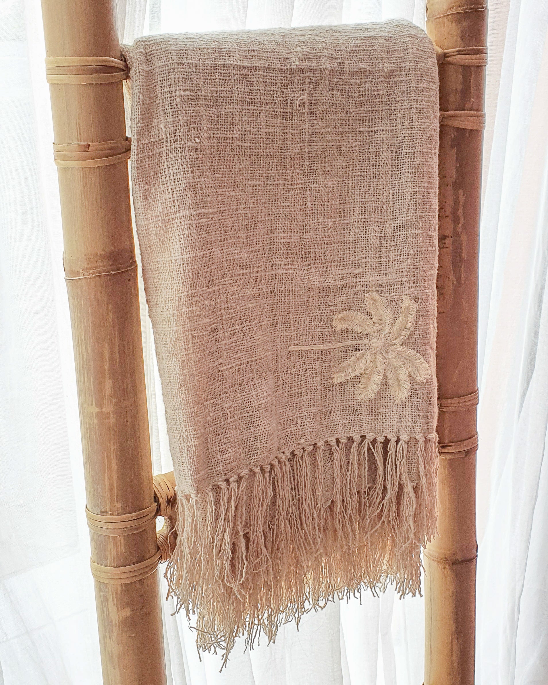 MAC418 NATURAL RAW COTTON THROW WITH PALM EMBROIDERY AND FRINGE