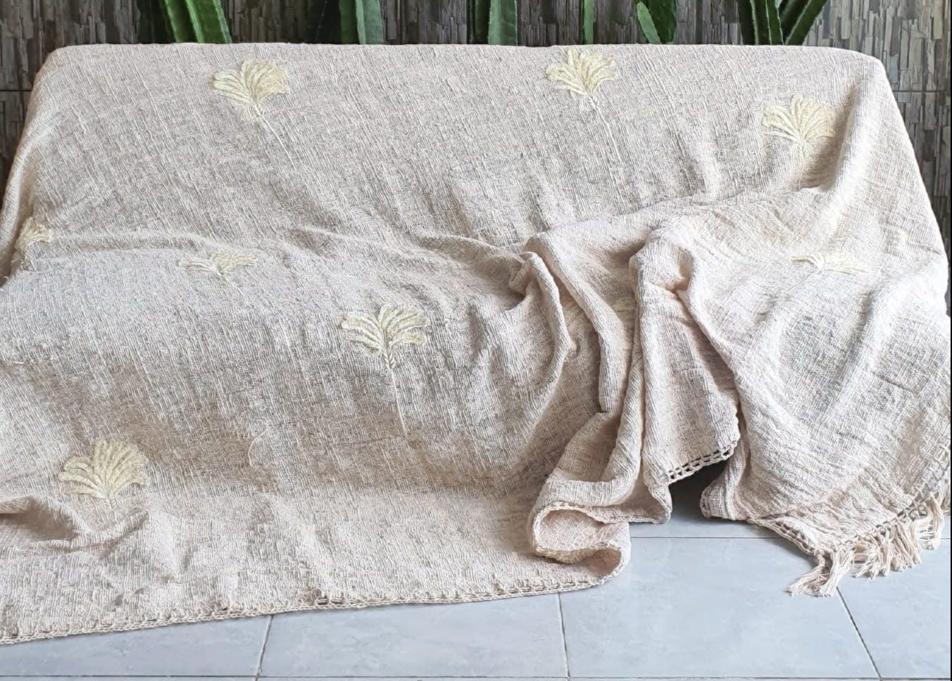 MAC419 NATURAL RAW COTTON THROW WITH PALM EMBROIDERY, LACE EDGE, AND FRINGE