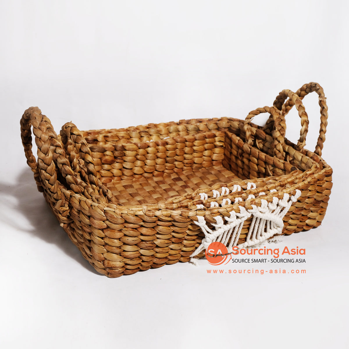 MRC040 SET OF THREE NATURAL WATER HYACINTH TRAYS WITH HANDLE AND MACRAME