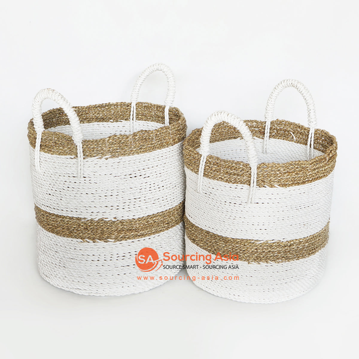 MRC103 SET OF TWO WHITE RAFFIA AND NATURAL SEAGRASS BASKETS WITH HANDLE