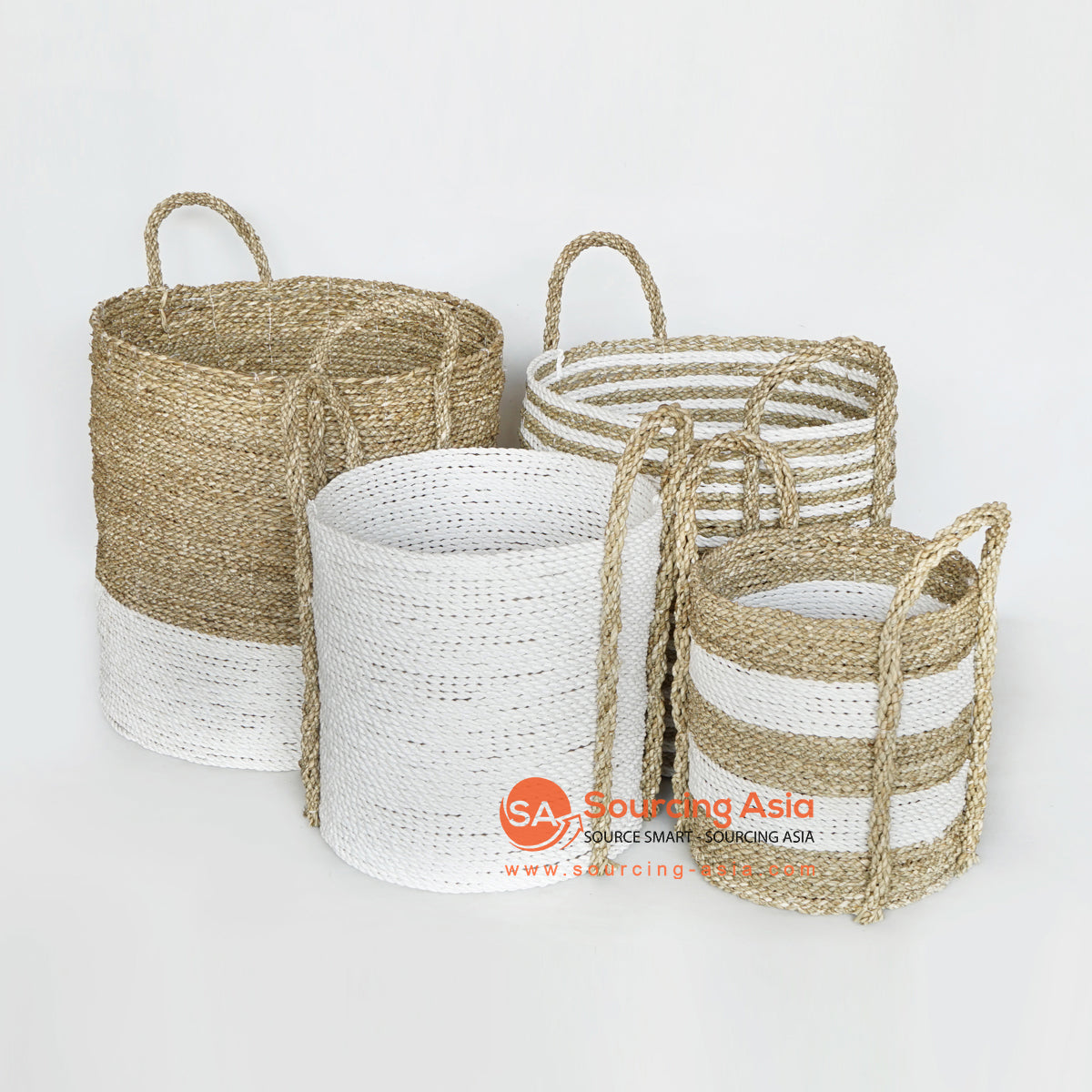MRC104 SET OF FOUR WHITE AND NATURAL SEAGRASS BASKETS WITH HANDLE