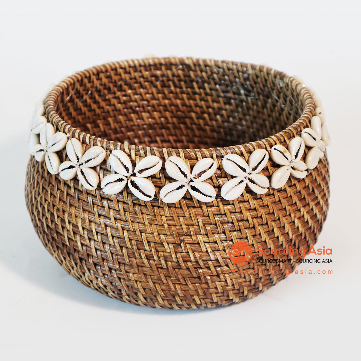 MTIC050 NATURAL RATTAN BASKET WITH SHELL ORNAMENT