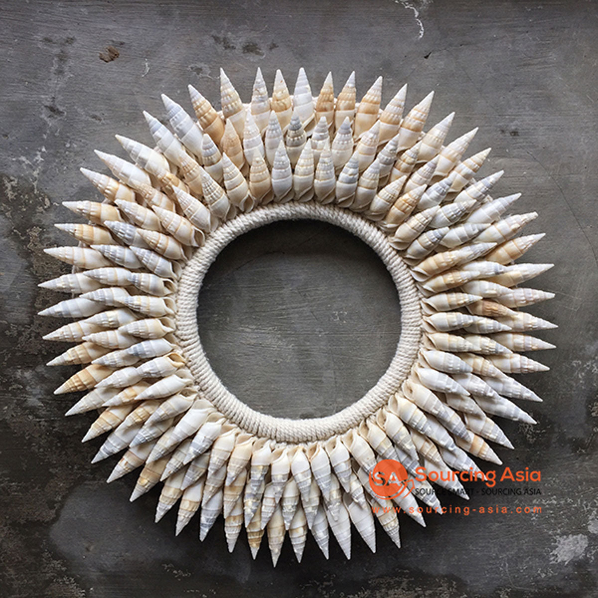 SHL068-16 NATURAL WHITE SHELL ROUND HANGING WALL DECORATION