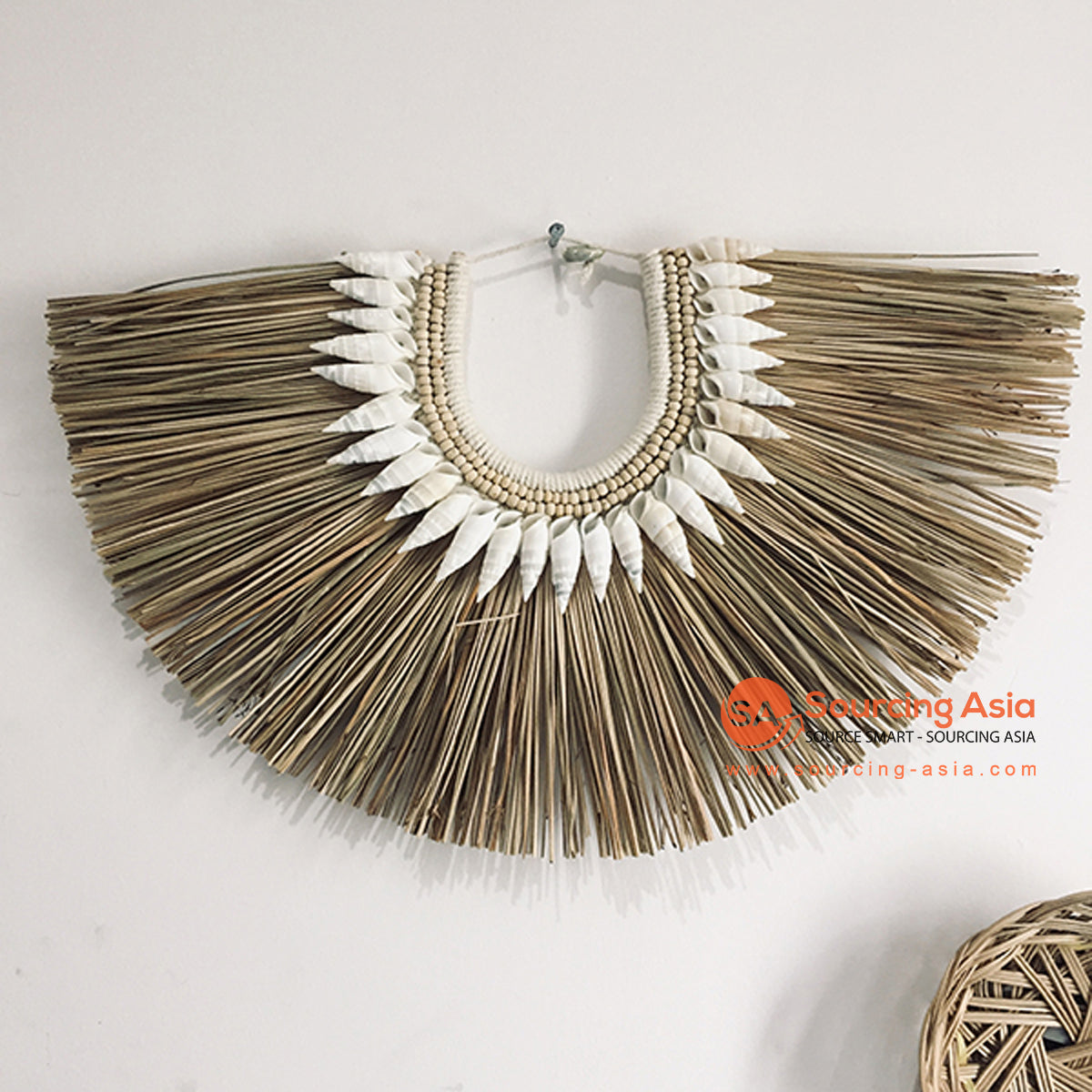 SHL170-15 NATURAL SEAGRASS AND WHITE SHELL WALL DECORATION WITH TIMBER BEADS DETAIL